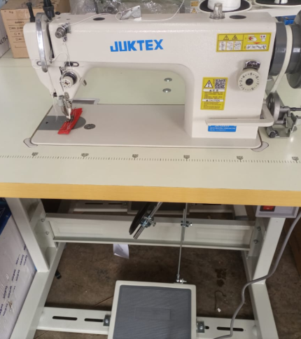 The JUKTEX Walking Foot Machine is designed for precision, durability, and efficiency. Making it ideal for leatherwork, upholstery, canvas, and other thick materials.