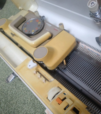 The Silver Reed SK 327 Knitting Machine is a versatile and user-friendly tool for creating beautiful, lightweight knitwear and intricate lace patterns.