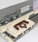 The Silver Reed SK 330 Knitting Machine is a versatile and user-friendly tool for creating beautiful, mid-weight knitwear.